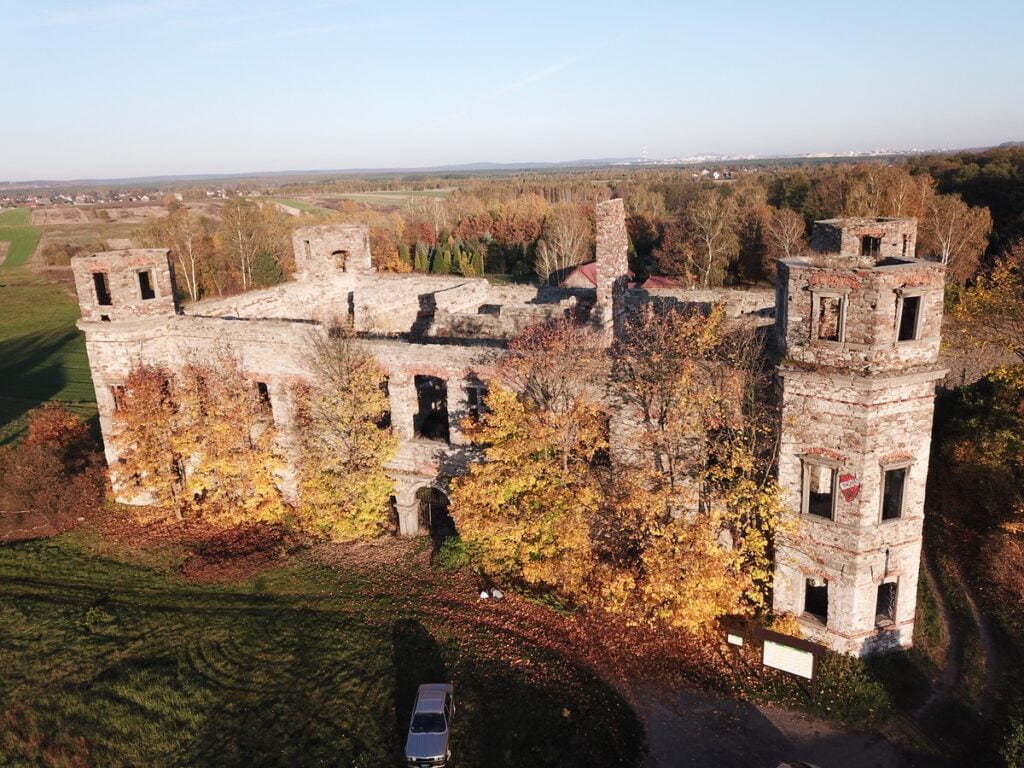 Pałac w Podzamczu Piekoszowskim