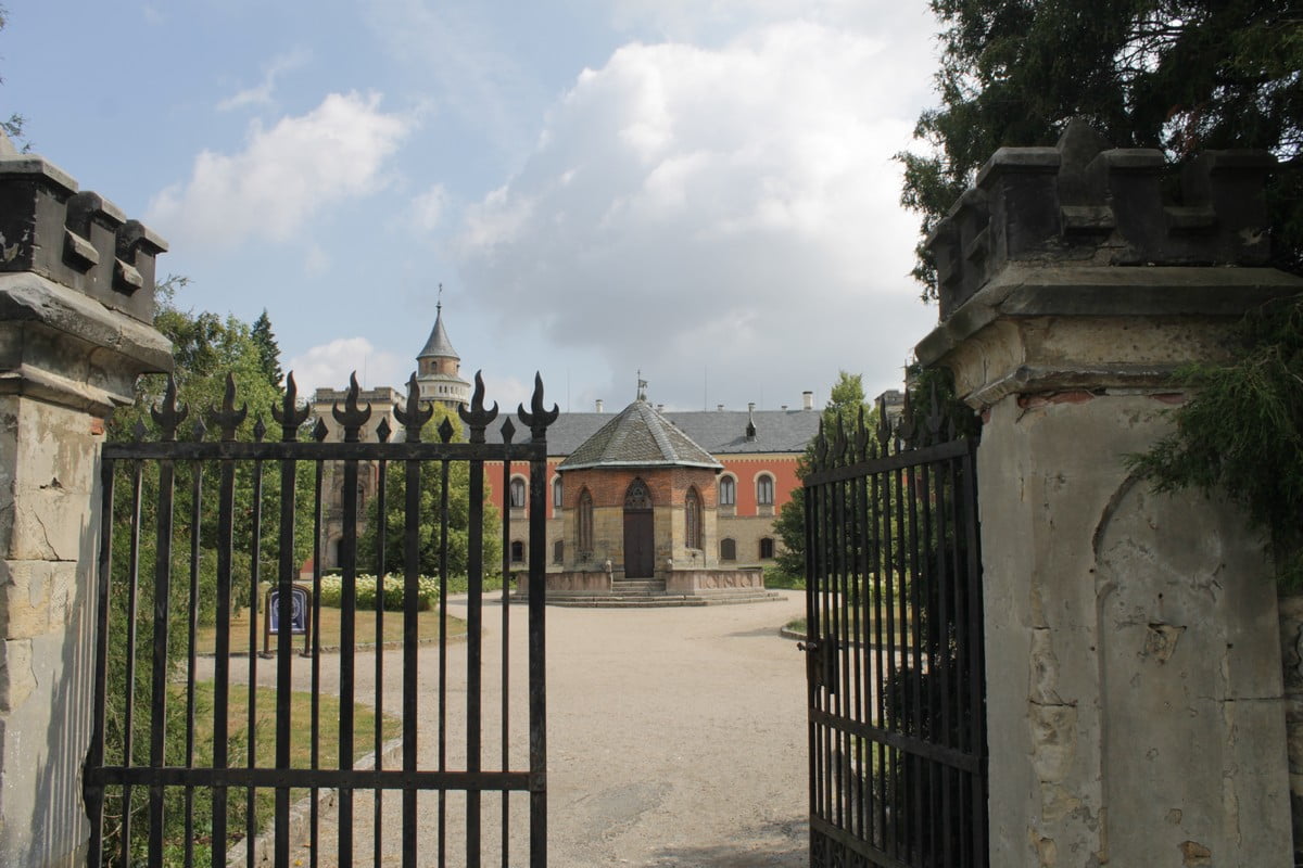 Zamek Sychrov