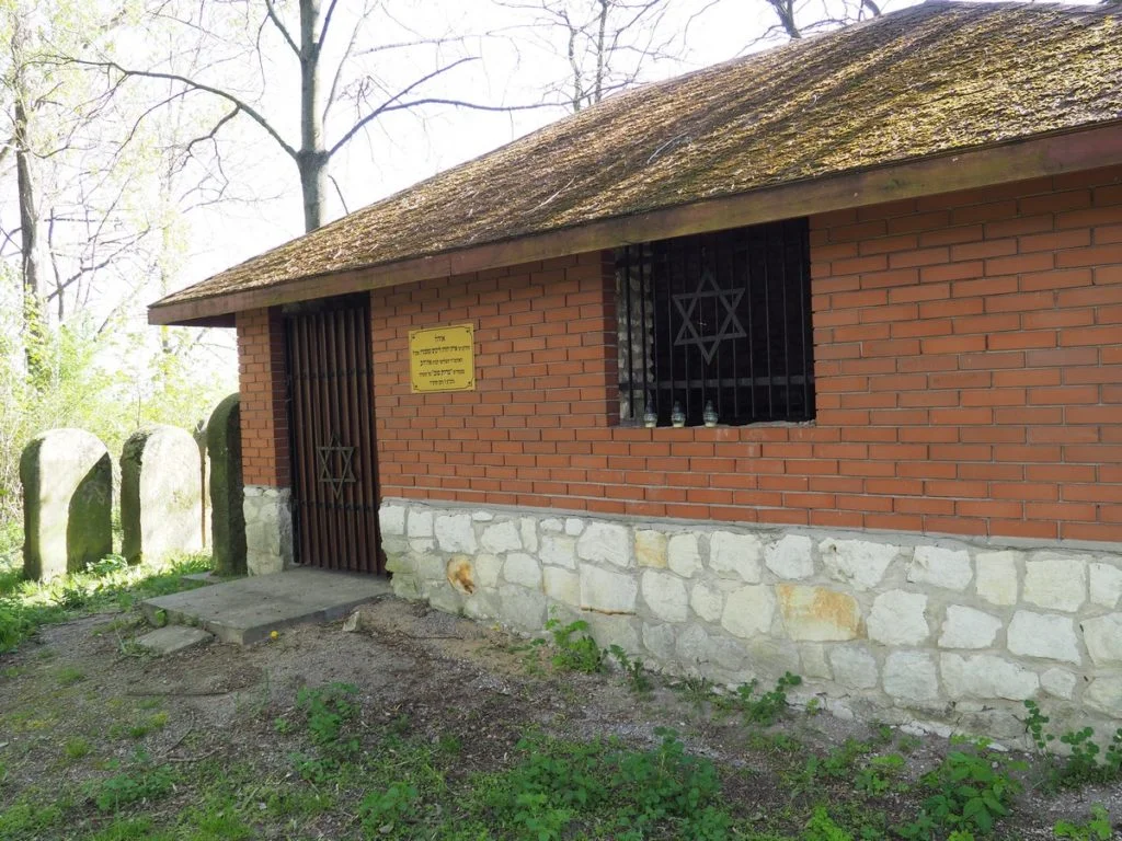 cmentarz żydowski w Ożarowie