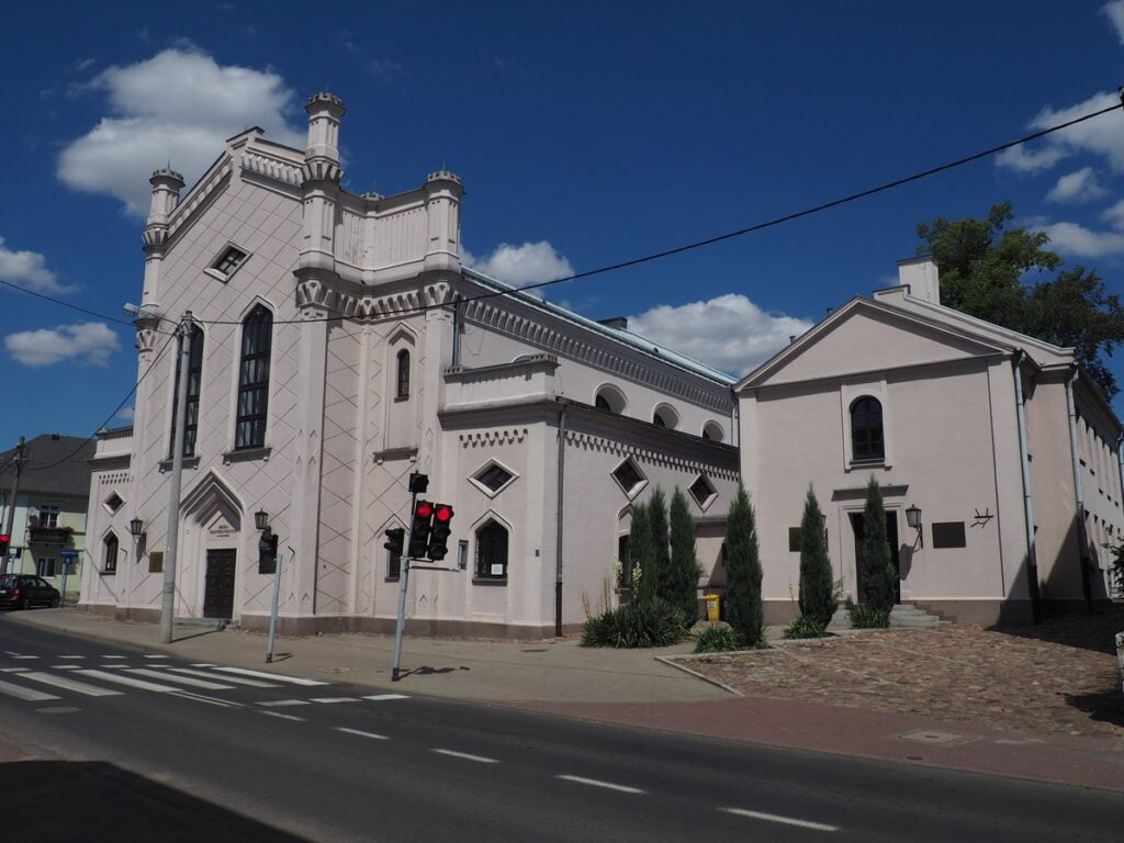 Cmentarz Rzymskokatolicki W Piotrkowie Trybunalskim Synagoga i cmentarz żydowski w Piotrkowie Trybunalskim - tymrazem.pl