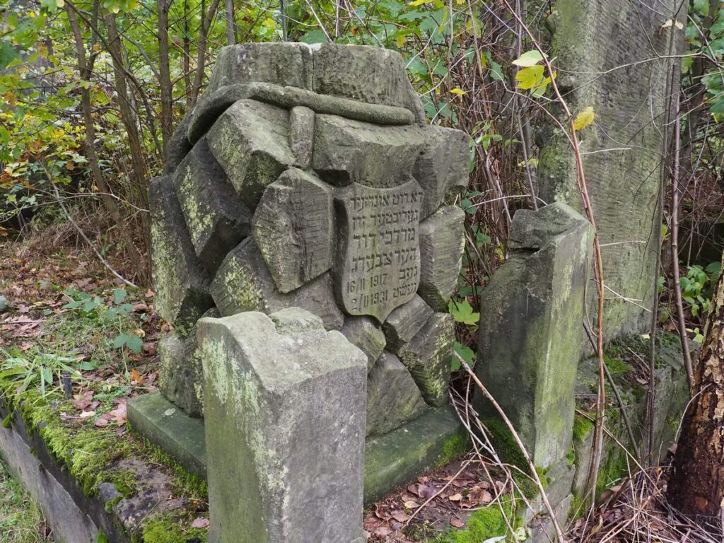 ccmentarz żydowski w Radomsku