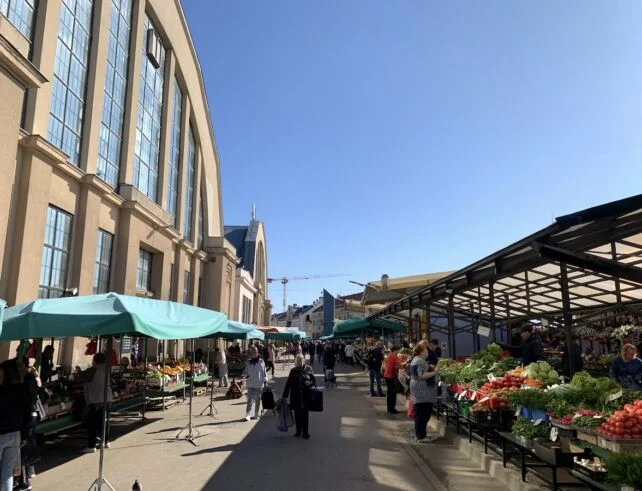 targowisko centralne w Rydze