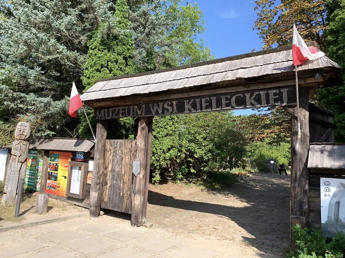 Skansen w Tokarni – Muzeum Wsi Kieleckiej