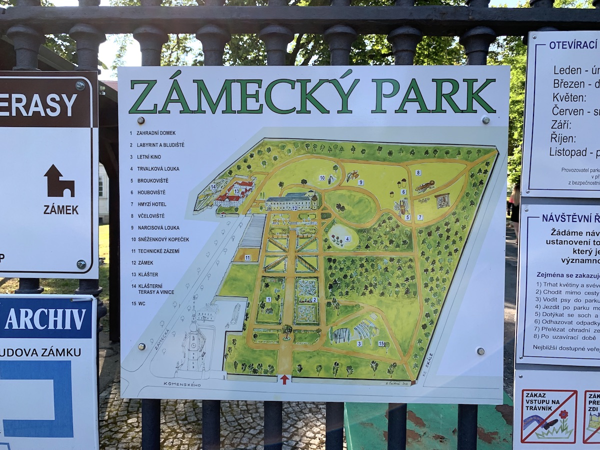 Pałac Lysá nad Labem – niezwykła budowla z pięknymi ogrodami