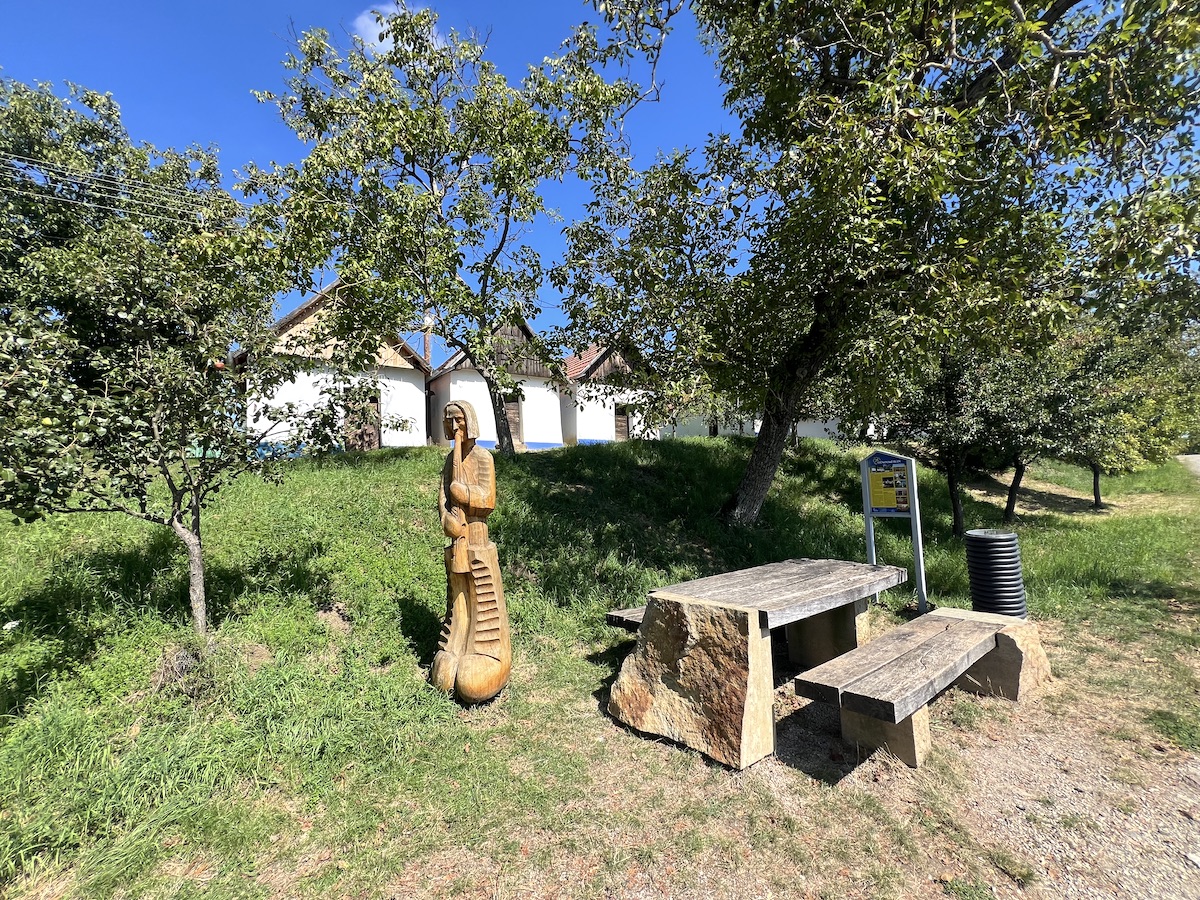 Vlčnov – niezwykłe piwnice winiarskie w sercu Wschodnich Moraw